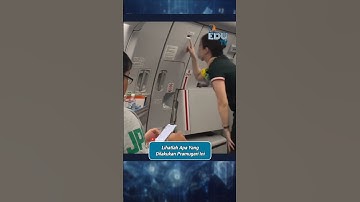 Lihatlah Apa Yang Dilakukan Pramugari Ini