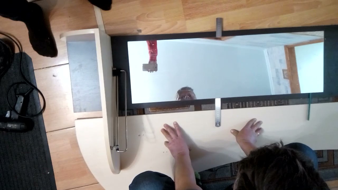 Как снять зеркало с двухстороннего скотча . - YouTube