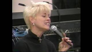 Lorrie Morgan Christmas Concert coverage 12/19/94
