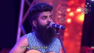 Vasu Dixit singing "Raagi Tandira" at 55th Bengaluru Ganesh Utsava