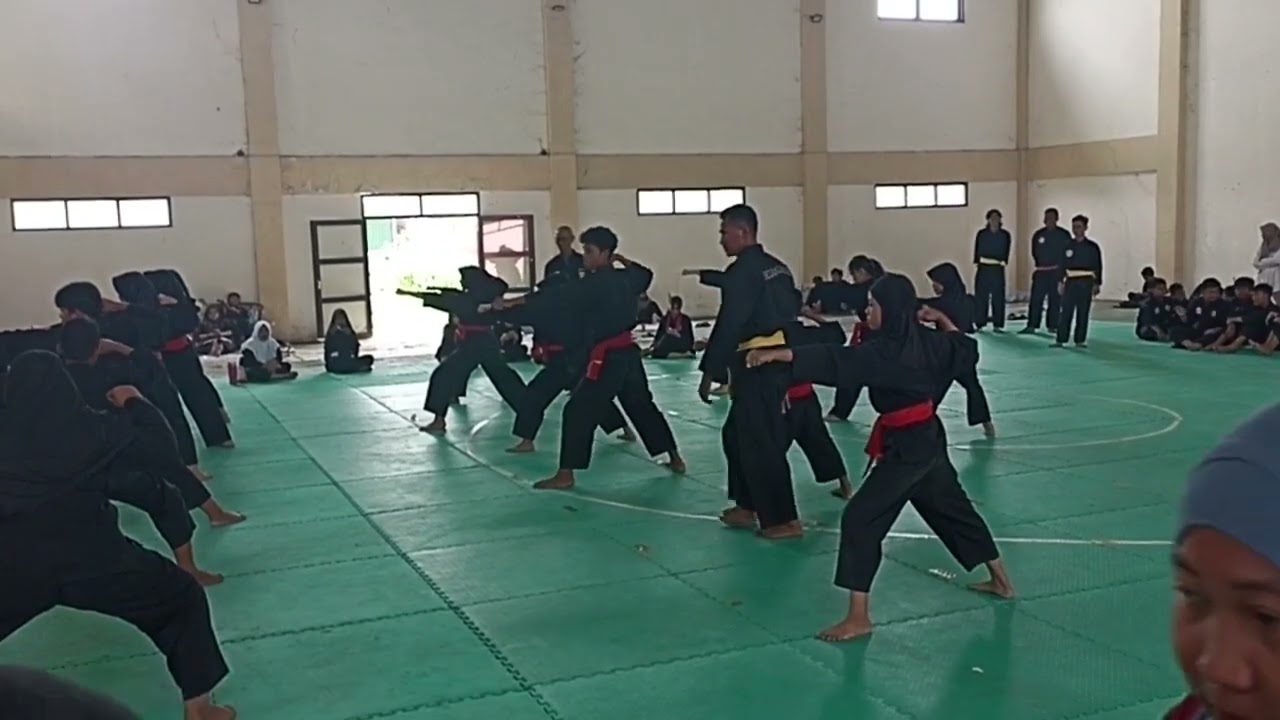 Belajar silat