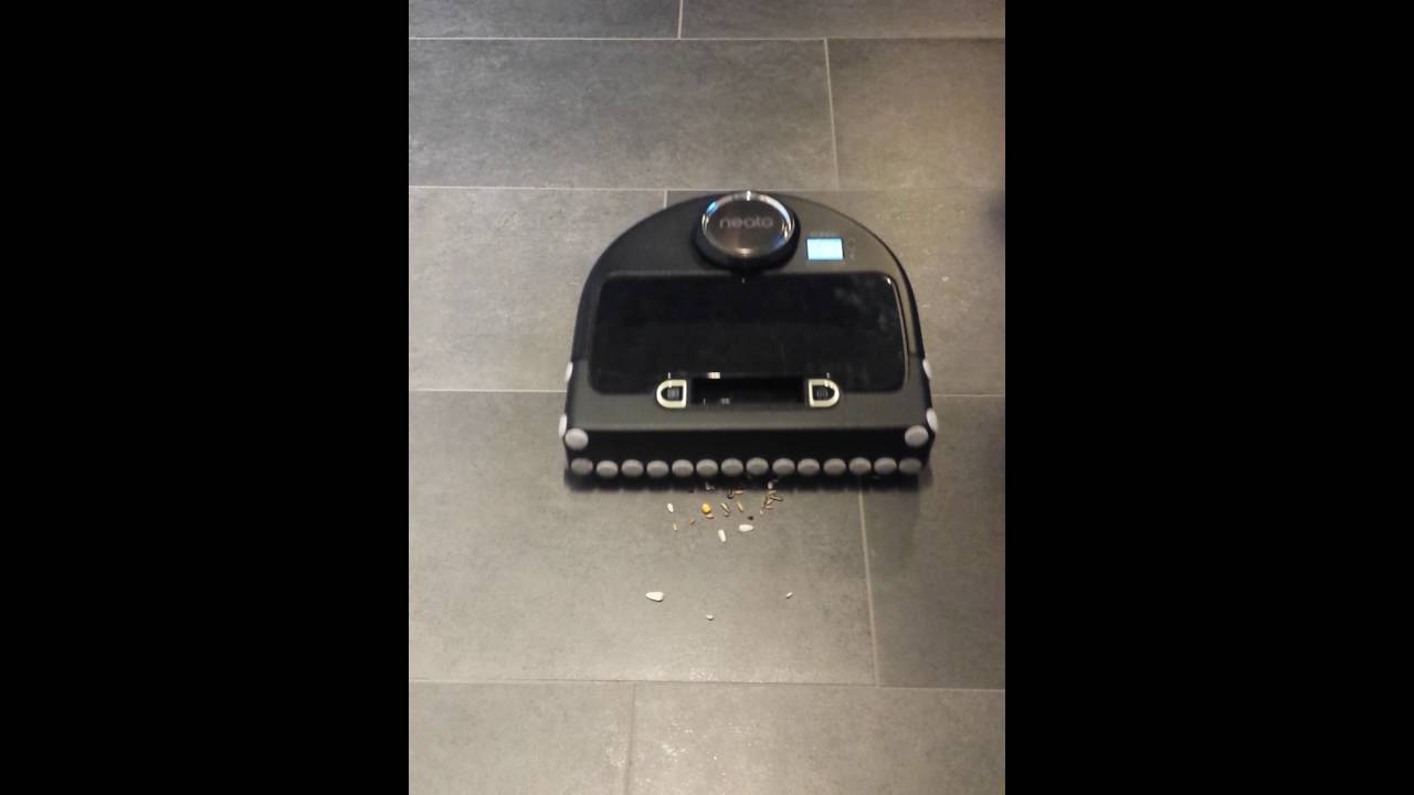 Neato Botvac Connected saugt Vogelfutter