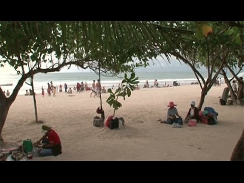 Vidéo: Une Méditation Sur Les Eaux De Bali - Réseau Matador