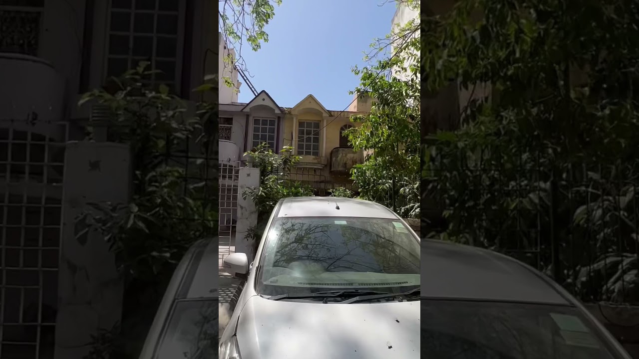 2 Side Open 215 Sq Yard Old Built up House Plot For sale in Sushant Lok 1 Gurgaon 