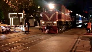 [Vietnam Demiryolu] SP3 Treni Dien Bien Phu Seviye Geçişinden (Hanoi) Geçti