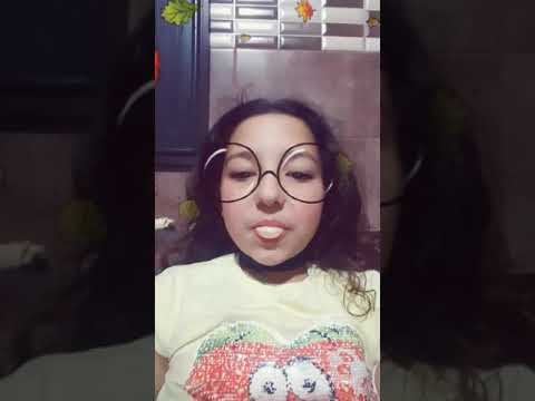 لما انفخ بالون بالعلكه هاك بصير معي 