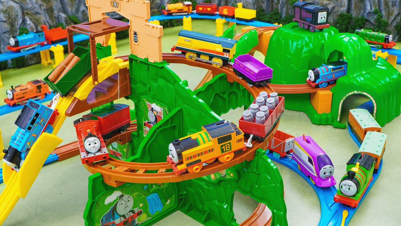 Plarail line ☆ Thomas the Tank Engine & Brio Steam Locomotive Big Gold Mountain Course! 🚂🏙️