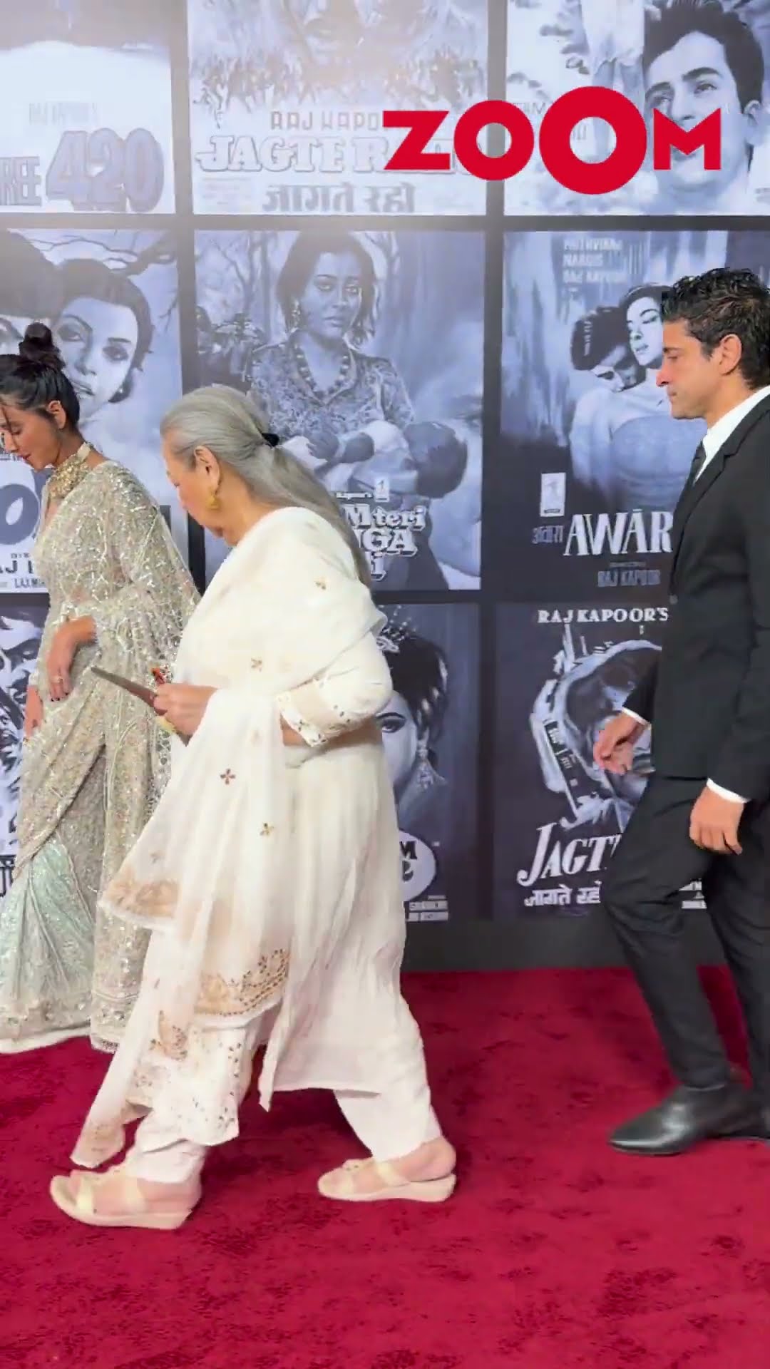 Farhan Akhtar and Shibani Dandekar strike a QUICK pose at the Raj Kapoor Films festival #shorts