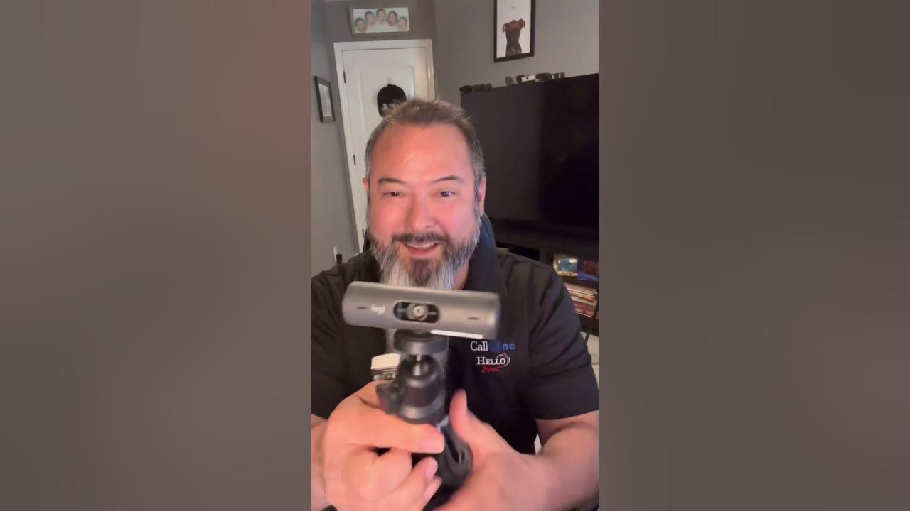 Where is the tripod mount on Logitech Brio 505? YouTube