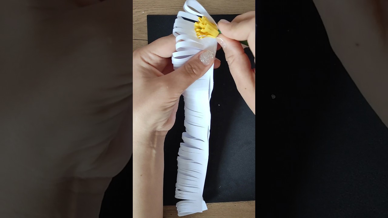 Çok Basit Çiçek Yapımı #shorts #youtubeshorts #keşfet #keşfetteyiz #sanatetkinlikleri #kağıttan