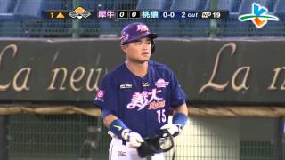 20130919 CPBL 犀牛vs猿 1上 郭修延球拿不出來 但至少封殺二壘跑者 讓胡金龍靠野手選擇站上一壘