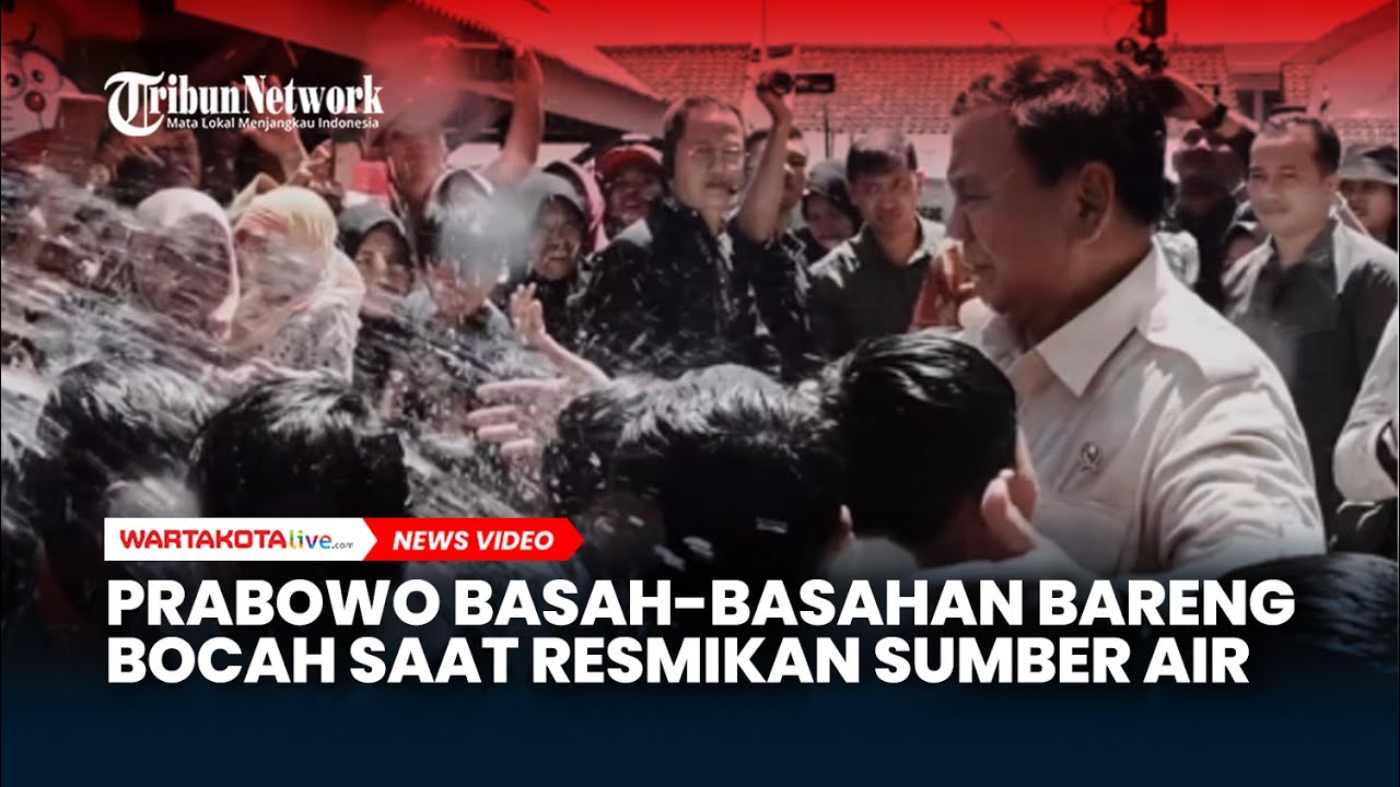 Prabowo Subianto bersama anak-anak dalam peresmian