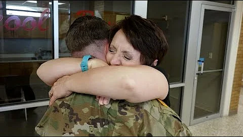 U.S. Army Member Surprises Mom at Work after 2 Yea...
