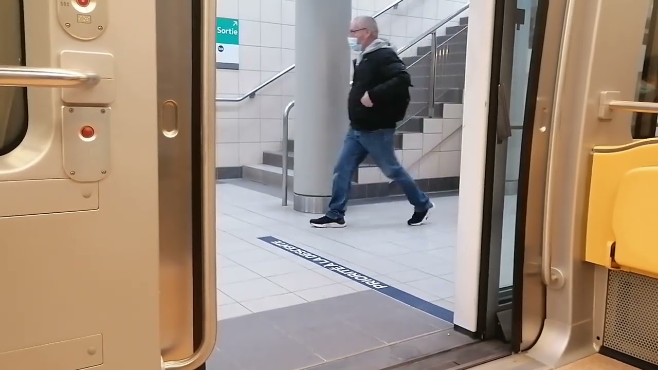 Métro de Rennes Siemens VAL 208 AG HP 14 entre Henri Fréville et La Poterie