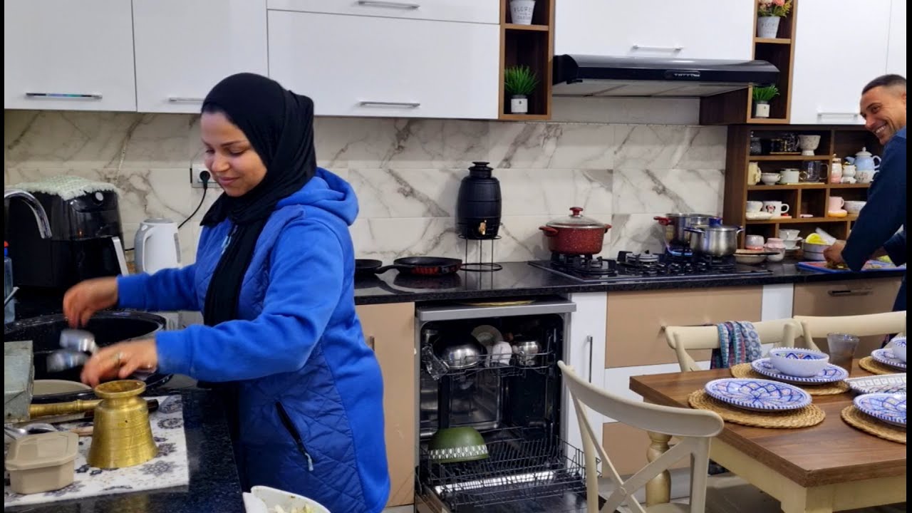 سعدك يا فاعل الخير 😉حظرت دبارتي من مالح لحلو سهرية و سحور مع امتحانات🙄ربي يكون في العون