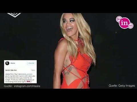 Video: Rita Ora Teilte Einen Schnappschuss Aus Dem Auto In Einem Minikleid Mit Tiefem Ausschnitt