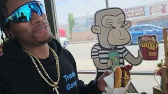 Tyllionaire eating @ Bored & Hungry (Bored Ape NFT Restaurant)