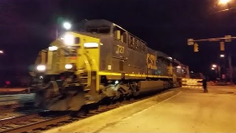 [CSX]727 ES44AH Leads Q438-09 Through Fayetteville NC & A VERY! LOUD K5HL Going To Work @ Slow Speed