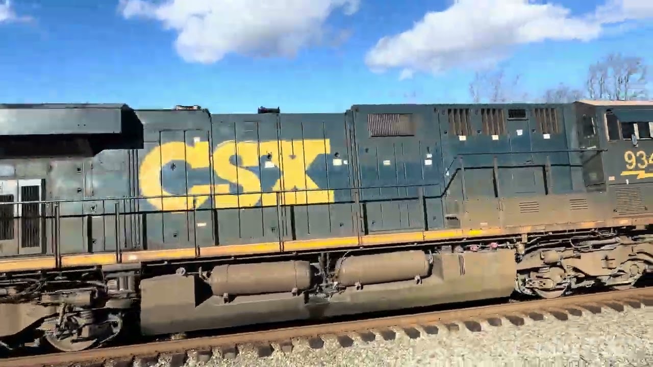 CSX 999 leads C786 on 12/28/25