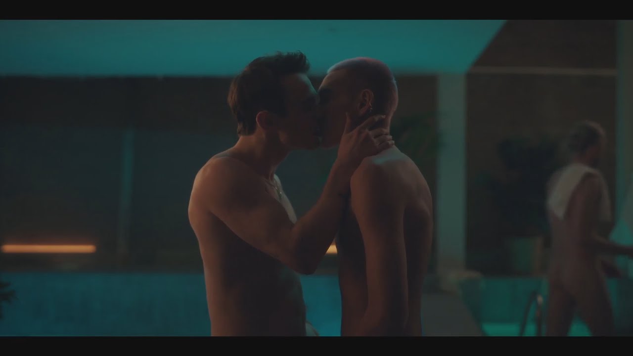 Gossip Girl Reboot 1x02 Max And Aki Kiss Youtube Gossip Girl Reboot 1x02 Max And Aki Kiss Youtube