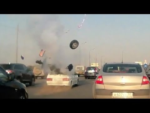 LPG Car tank Explosion on Highway