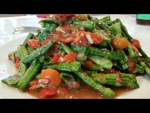 C/w Nana: Lao Smashed Bean Salad (ຕຳໝາກຖົ່ວ == Tum