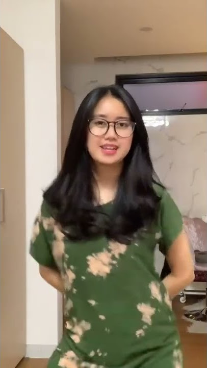 Cewek Kacamata Cantik #goyangtiktok #tiktokviral #goyangtiktok #tiktokcantik #viral #shorts