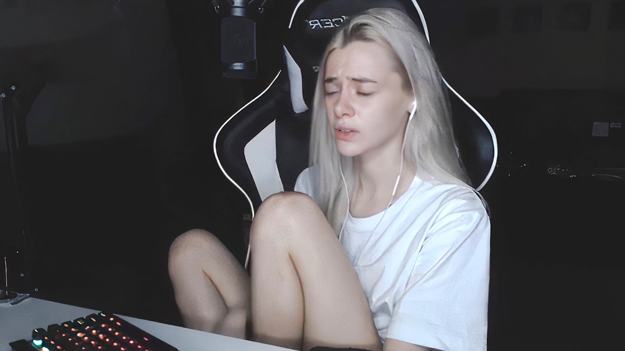 she thought her stream was off, twitch fails, stream fails, twitch, a...