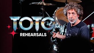 Simon Phillips’ hilarious recollection of Toto rehearsals for tour!