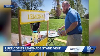 Luke Combs visits Manitowoc County lemonade stand