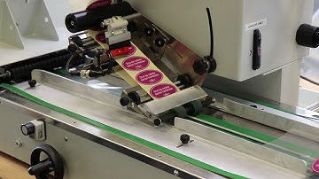 Automatic labelling of transparent block bottom bags with LAB510