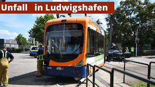 Unfall  in Ludwigshafen:  Unfall zwischen Auto und Straßenbahn