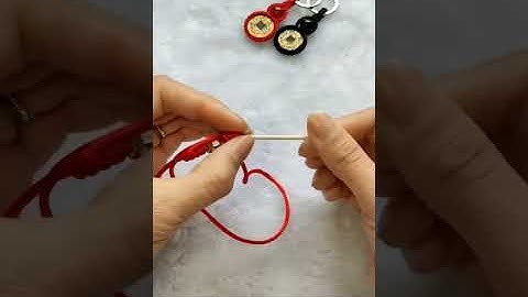 Cách thắt vòng tay chỉ đỏ với 1 charm cực nhanh #short