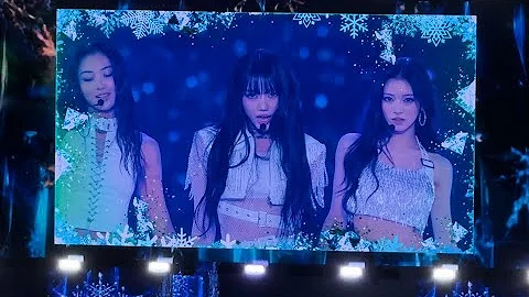 2025 Asia Artist Awards MEOVV 'BURNING UP (Rush Remix)+HANDS UP