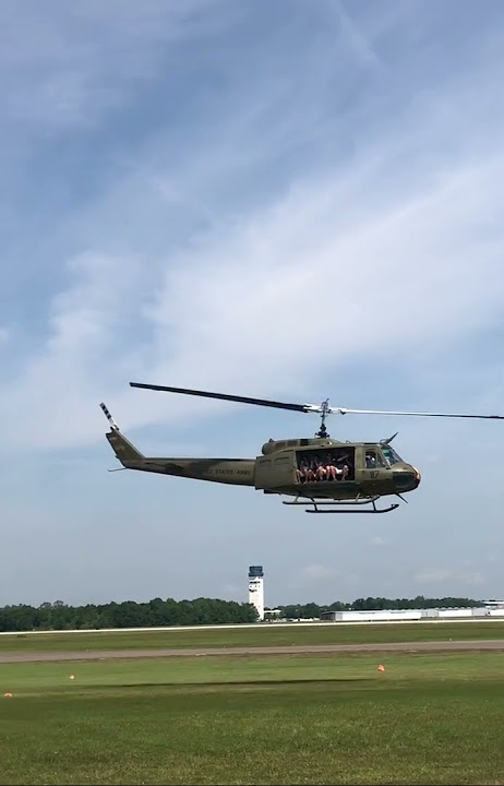 (Sound On!) Huey UH-1 Iroquois #shorts #aviation #helicopter #military #aircraft #vietnam #usaf