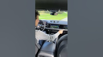 2024 Porsche Cayenne 3rd Screen is Only Visible to the Passenger 😎!