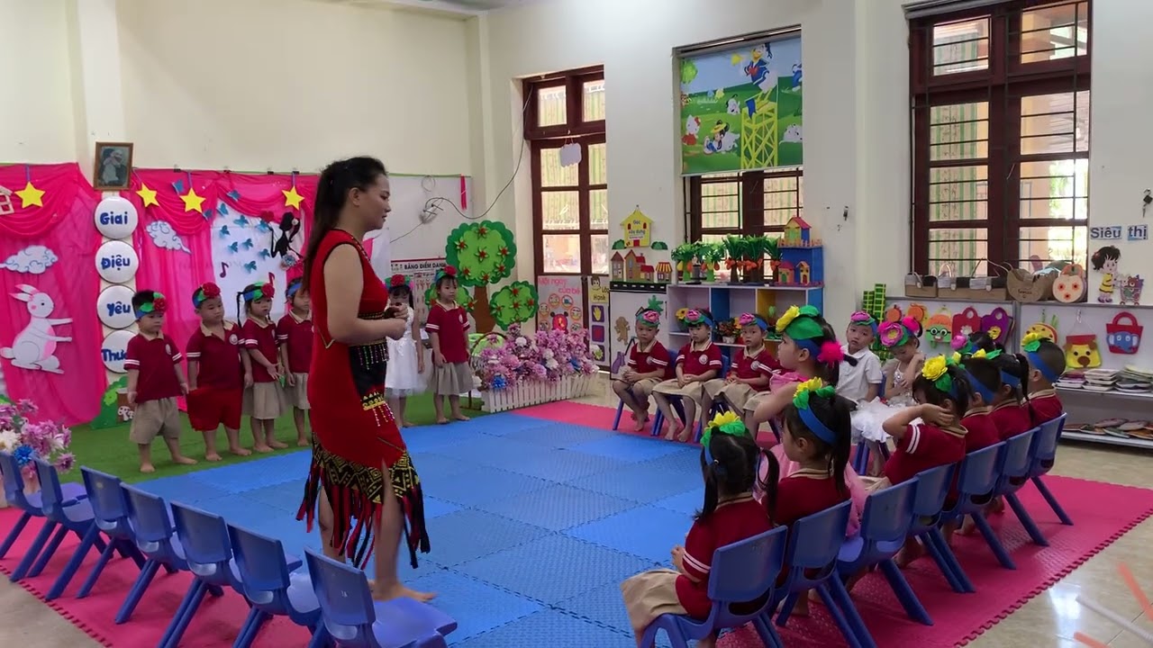 Hoạt động: Âm nhạc, đề tài: Dạy hát: “Cháu yêu bà” nghe hát: Ru em-dân ca Xê-Đăng, cô Thanh Hương