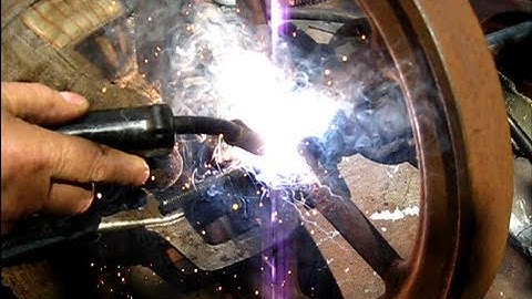 1925 IHC Engine Model M how to remove a gib key 1of3