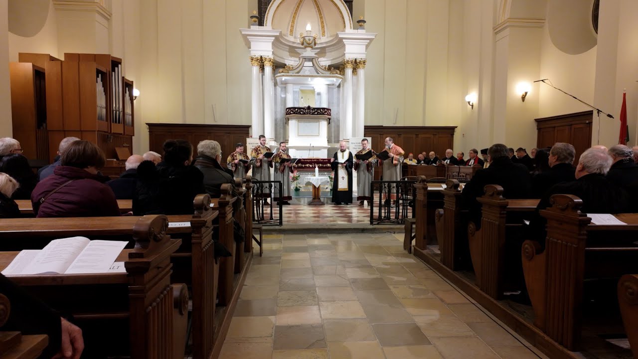 Erdő Péter: Az a világosság, amit Krisztus hoz, békességre kötelez