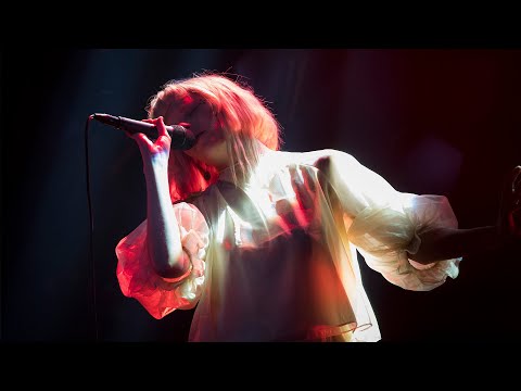 AURORA - It Happened Quiet (Live on Lindmo)