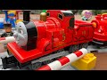 LEGO Duplo（レゴデュプロ）電車＆きかんしゃトーマス、ジェームスのブロックを組み立てて踏切を走行☆子ども向けおもちゃ動画【ウピさん＆upisch】
