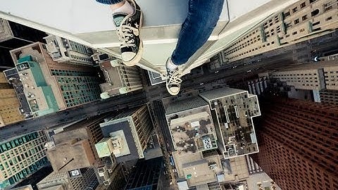 I Fell 25Ft Between 2 Buildings ( Clip of the Week ) - Jesse La Flair