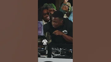وقتی رقص هال را با آهنگ کلاسیک Afrobeats ترکیب می کنید Djmix Afrobeatsdj 