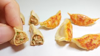 【粘土】ミニチュア餃子の作り方／中身が見える餃子も作ってみたよ【フェイクフード】Let's make dumplings from clay together.【Miniature food】