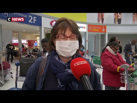 Coronavirus: comment sont contrôlés les voyageurs à l'aéroport Roissy-Charles de Gaulle ? Coronavirus: comment sont contrôlés les voyageurs à l'aéroport Roissy-Charles de Gaulle ?