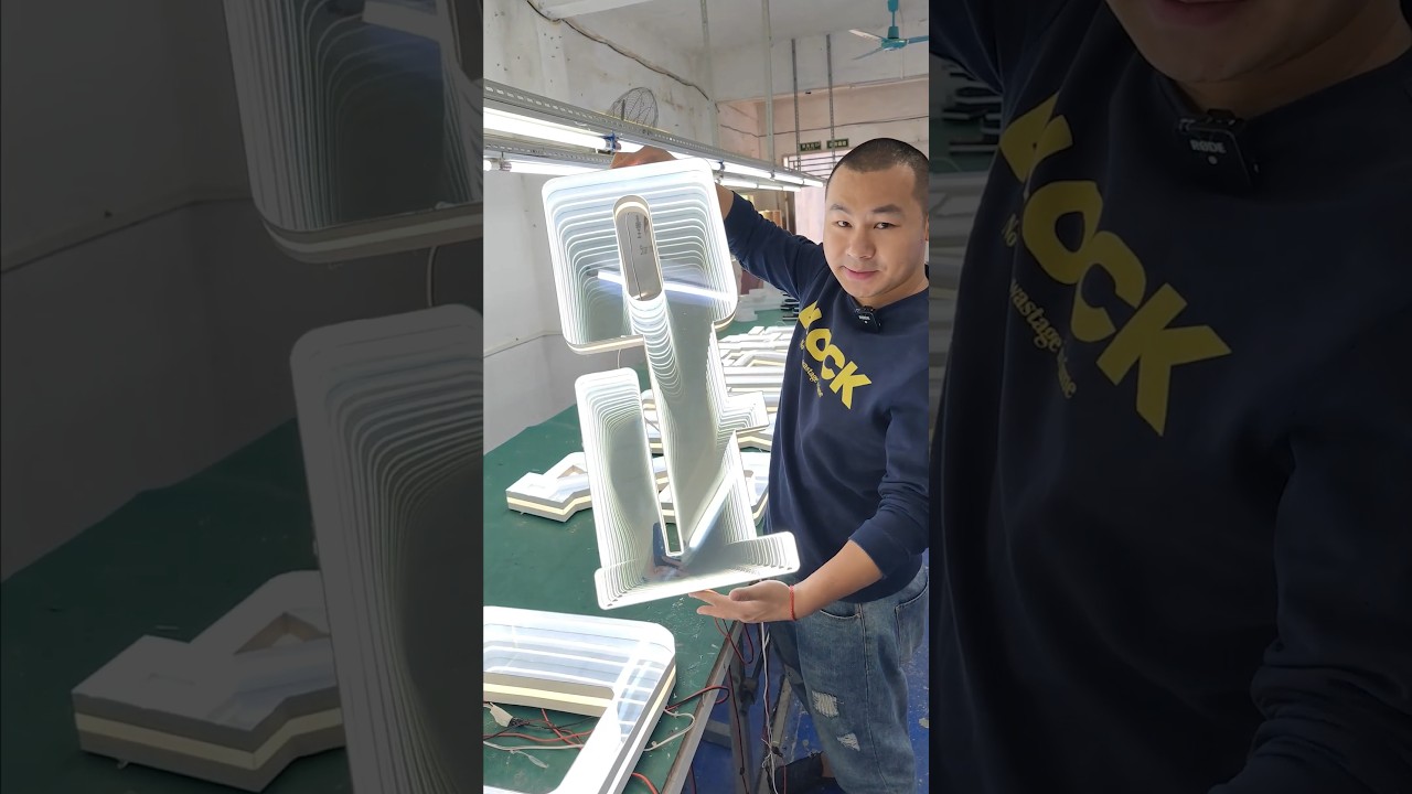 What kind of storefront signs can attract your attention? 