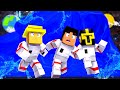 SOBREVIVIMOS A UN TSUNAMI EN LA LUNA EN MINECRAFT TROLL 😱