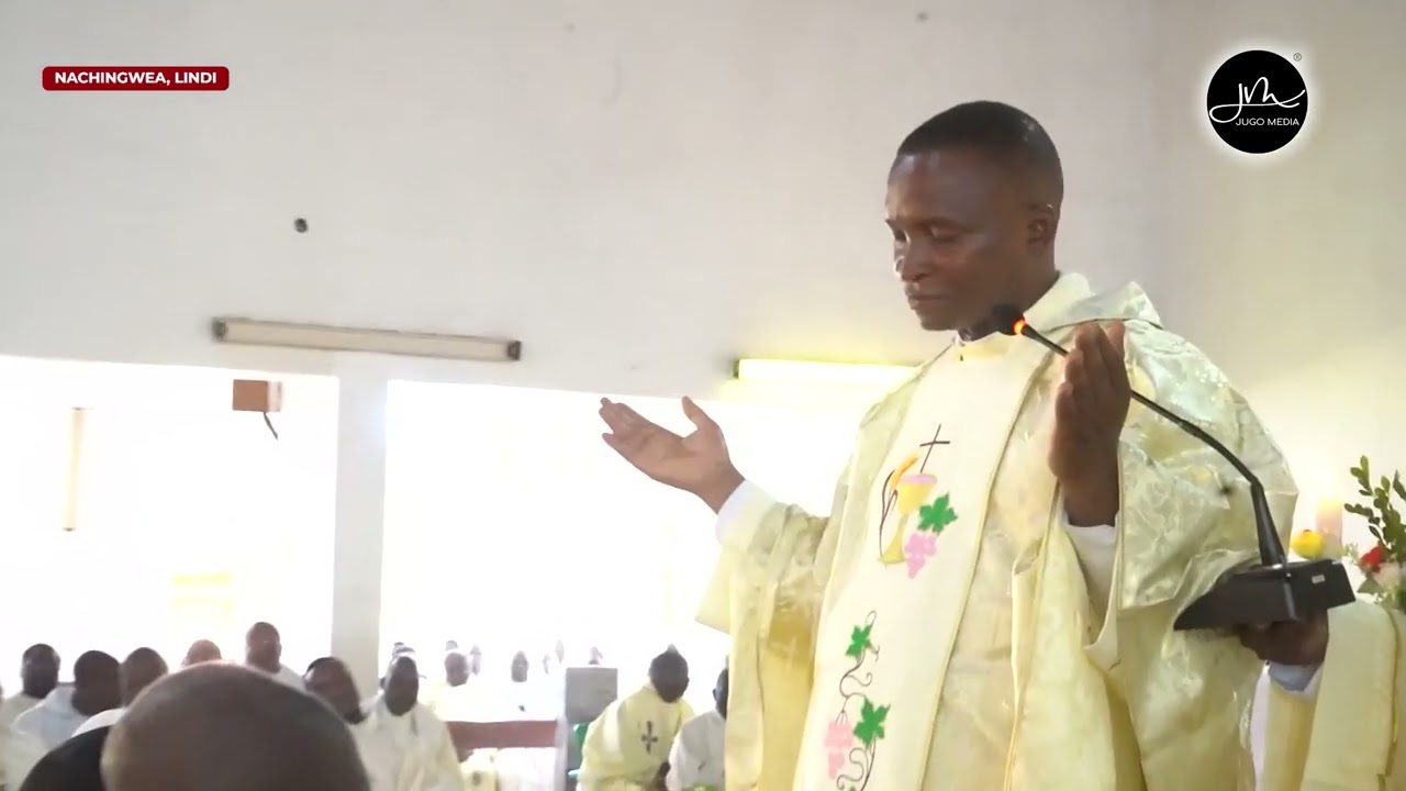 Baraka ya Kwanza Kutoka Kwa Padre Mpya Furbert Ngonyani kwa Baba Askofu na waumini wa Jimbo la Lindi