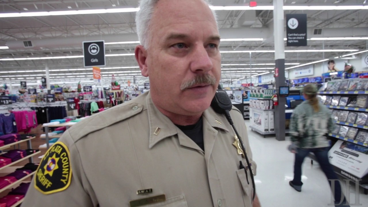 Kids, police officers go holiday shopping