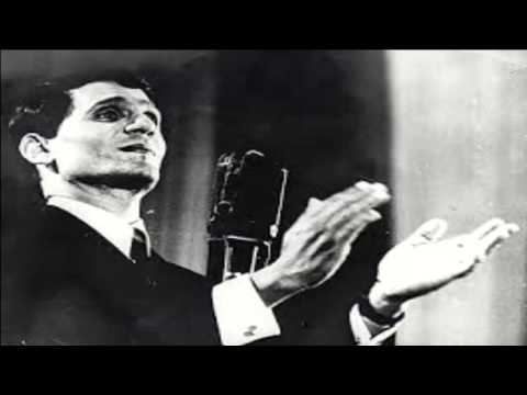 عبد الحليم حافظ يغنى ابو عيون جريئة للرسول محمد 